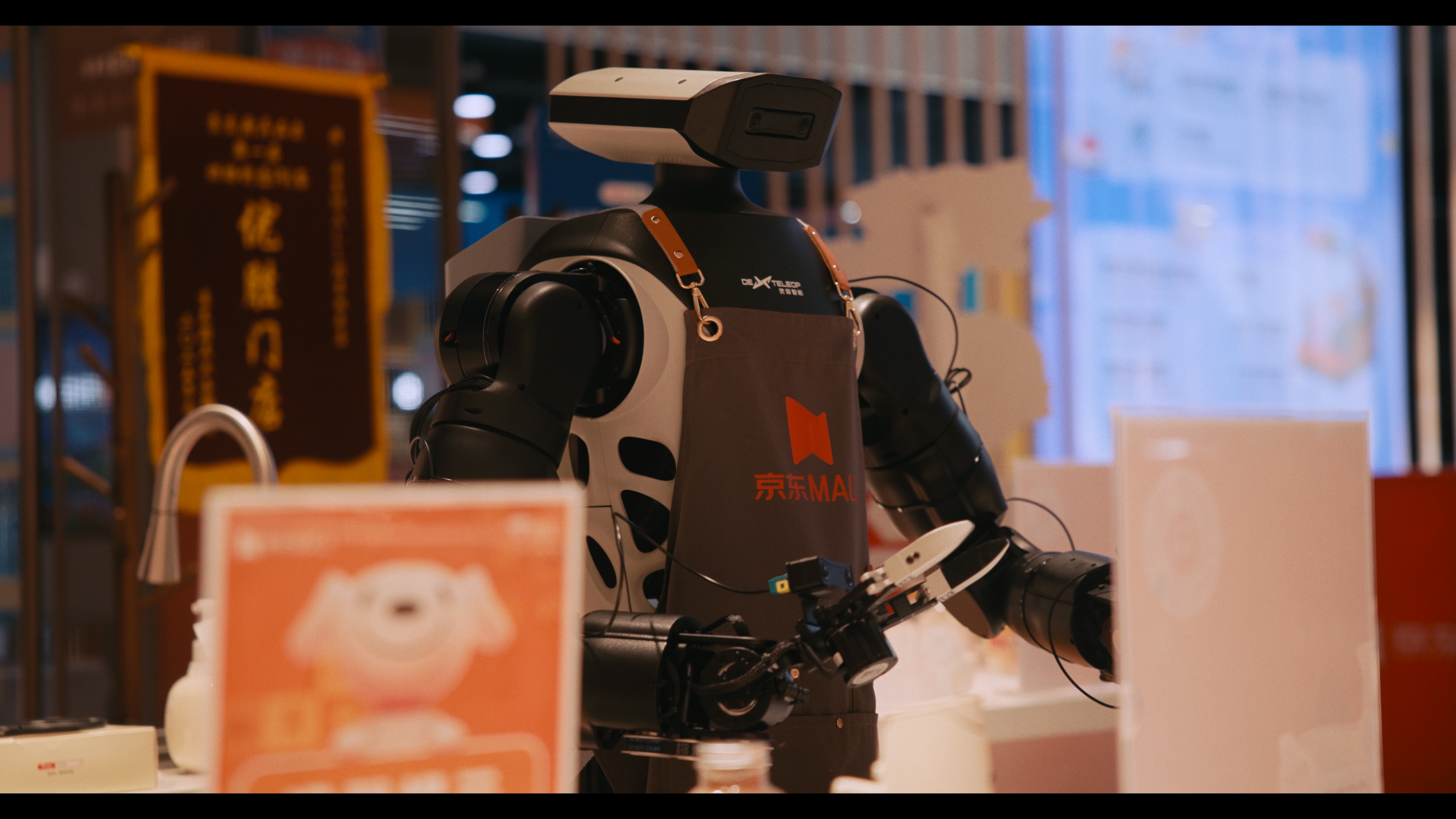 LingYu TA2 dual-arm robot picking items at a retail store counter